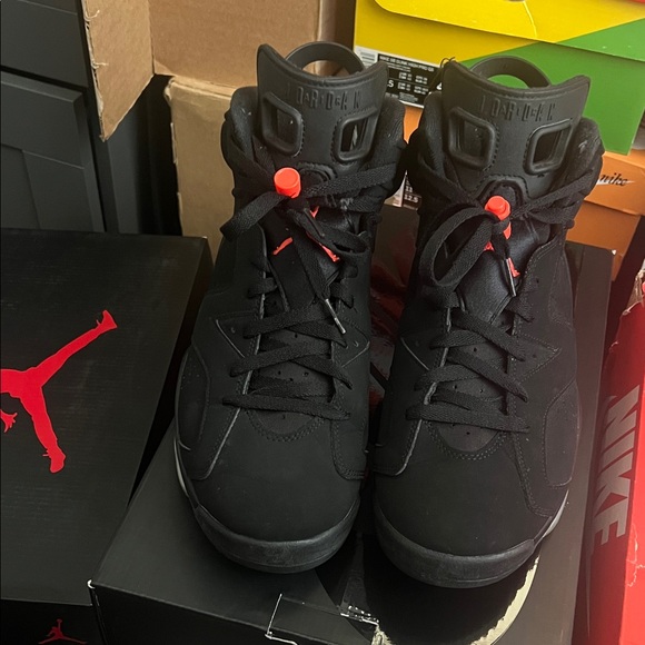 Infrared Jordan 6s main image 4